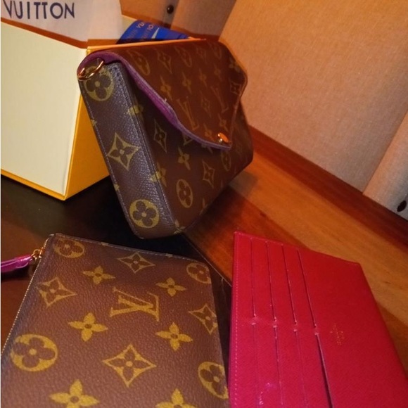 Louis Vuitton Felicie Pochette - Picture 10 of 13